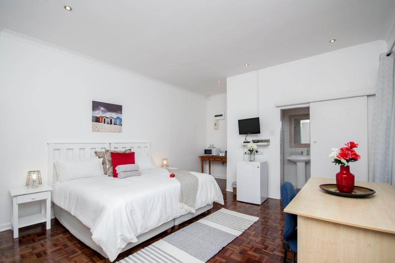 Emabaleni Guest House Pty Ltd Порт-Элизабет Экстерьер фото